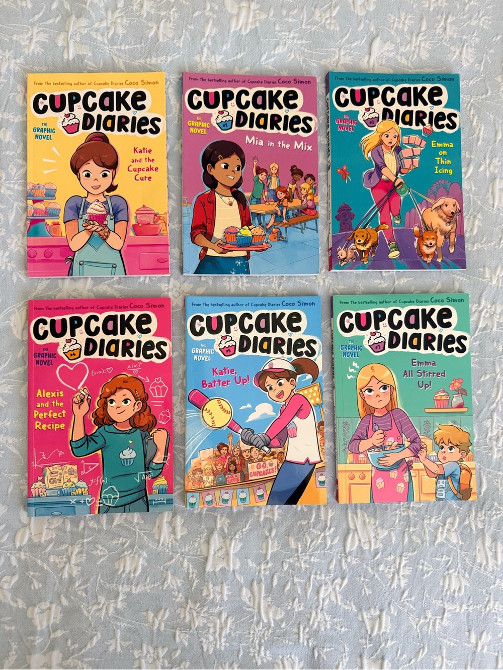 Graphic Novels - Cupcake Diaries book bundle - 1-5 & 7